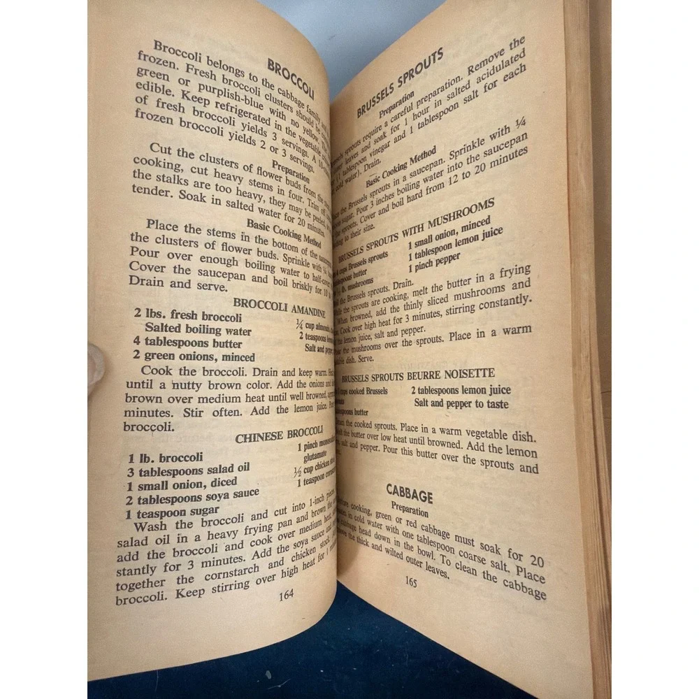 Mme Jehane Benoit Encyclopedia of Canadian Cooking 1970 Paperback Cookbook